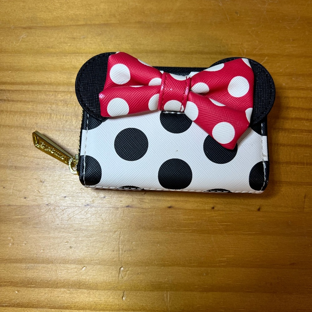 Loungefly Disney Minnie Mouse "Rocks the Dots" Accordion Card Holder